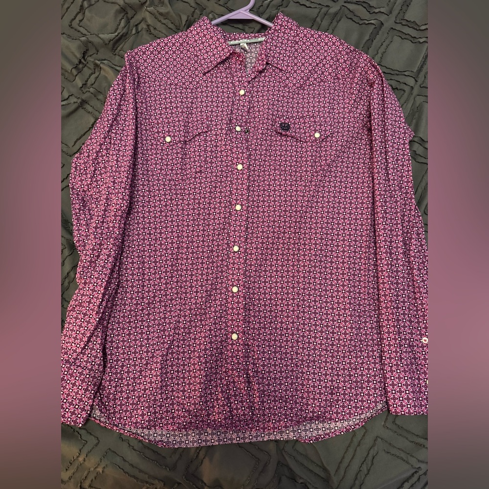 Women’s Cinch Pearl Snap size XL (in great condition)